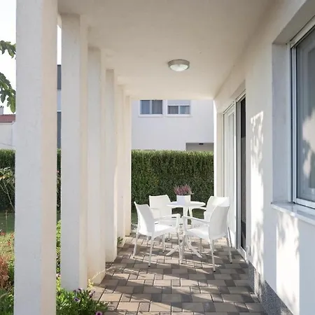 Family Friendly House With A Swimming Pool Zaton, Zadar - 25465 Vakantiehuis Zaton (Zadar)