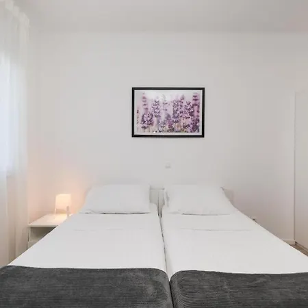 Family Friendly House With A Swimming Pool Zaton, Zadar - 25465 Vakantiehuis Zaton (Zadar)